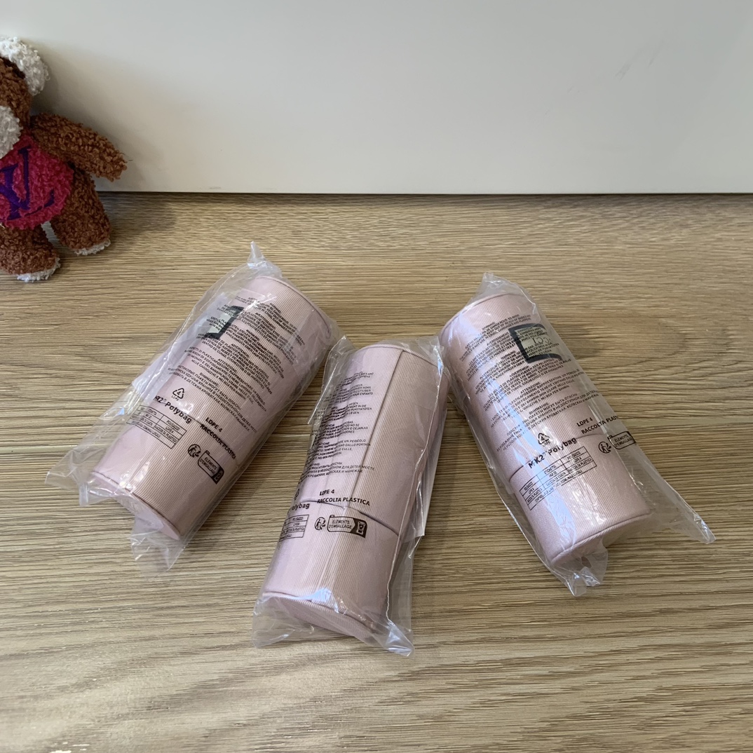 Gucci Beauty Makeup Brush Set with Travel Case - Comprehensive