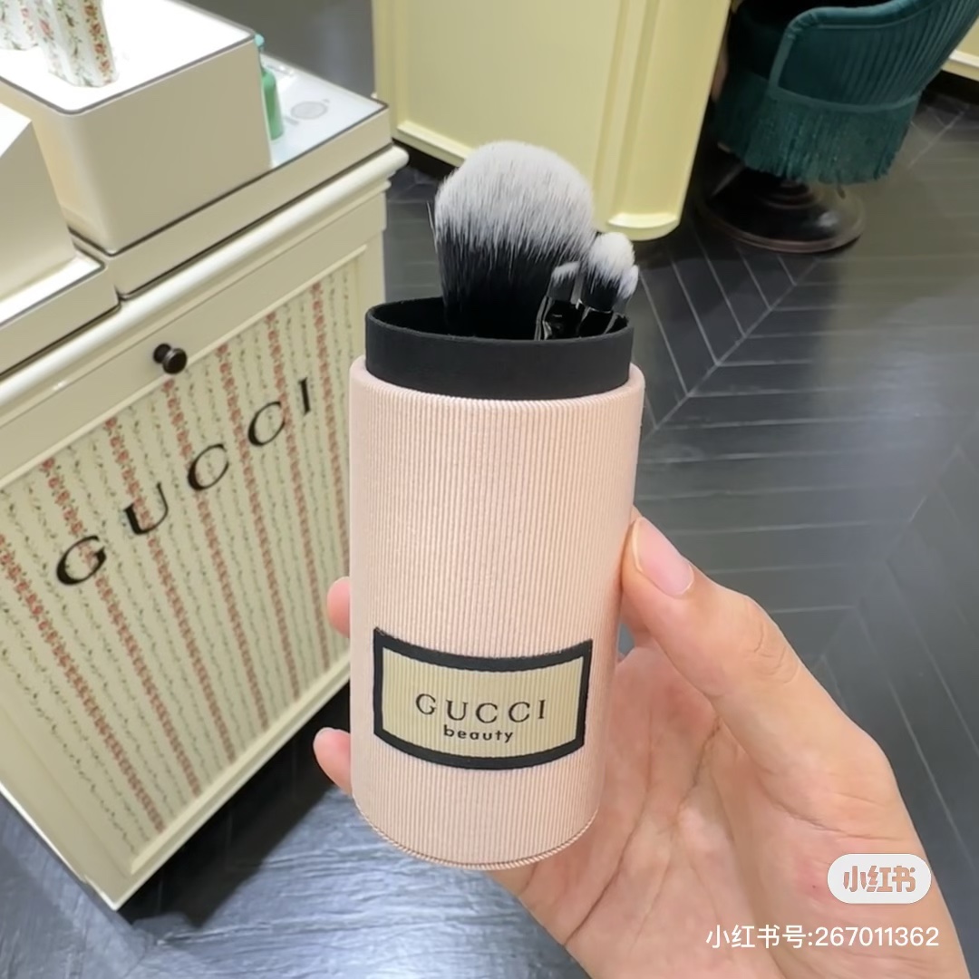 Gucci Makeup Brush - Comprehensive 4