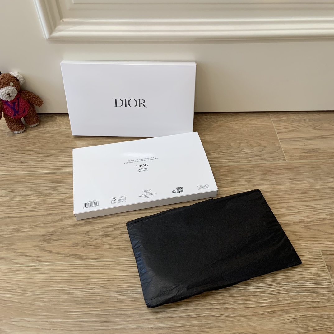 DIOR日本专柜满22000日元赠礼化妆镜 2