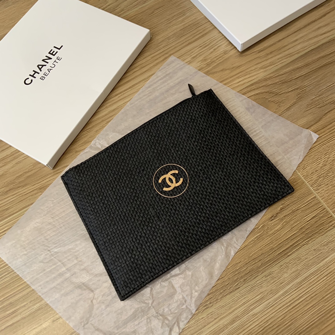 Chanel海外柜台香水赠礼草编拉链手拿包 5