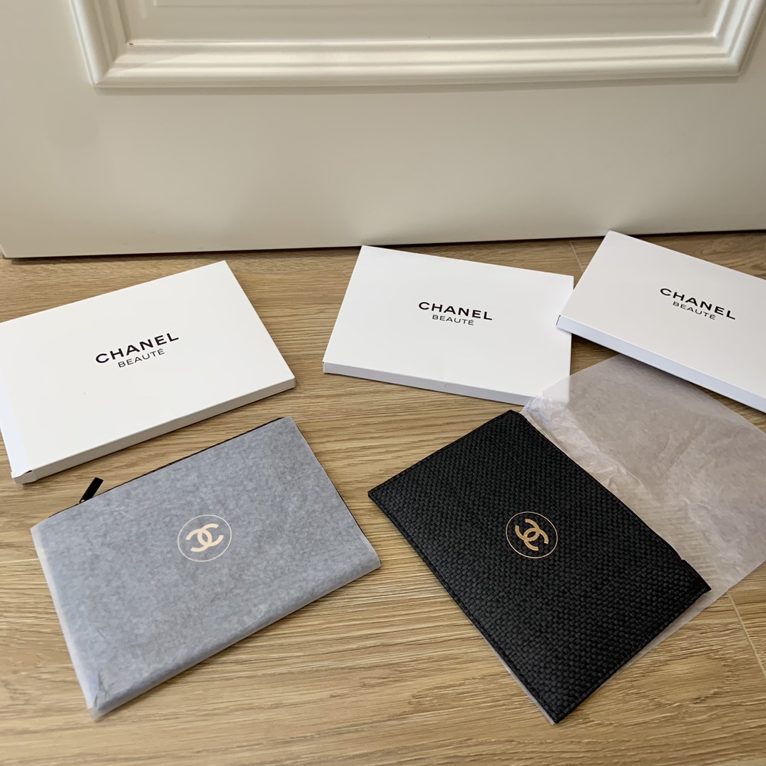 Chanel海外柜台香水赠礼草编拉链手拿包 4