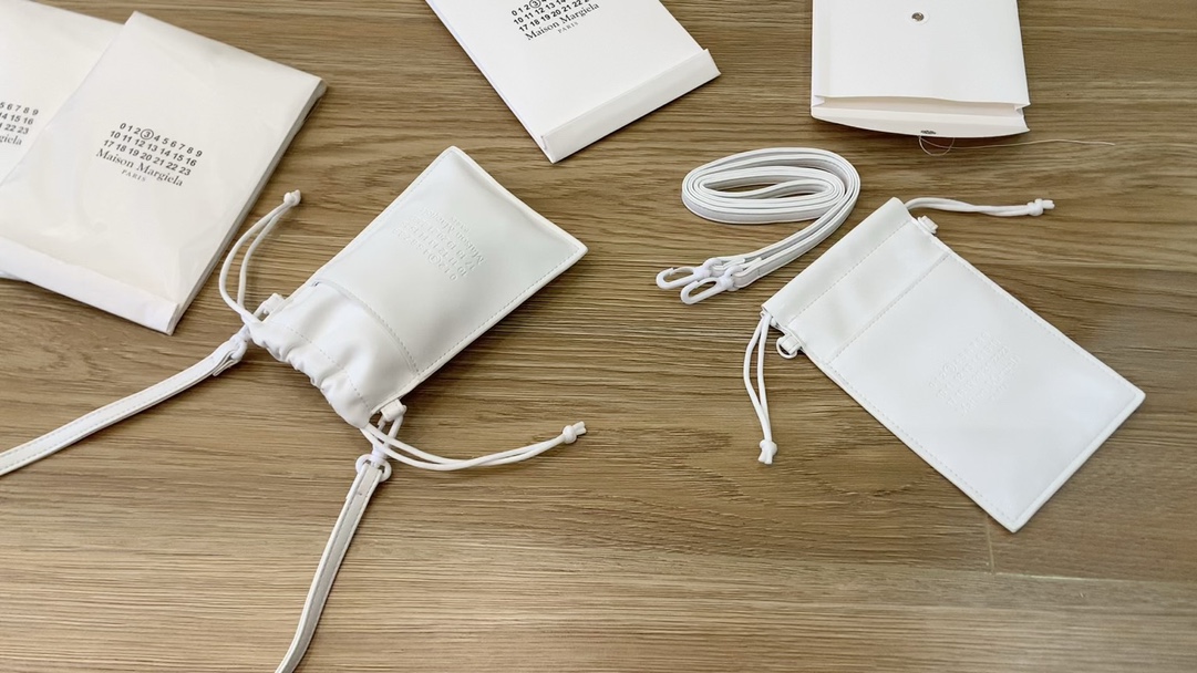 Maison Margiela accessories - Comprehensive