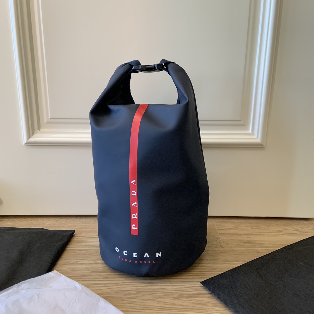Prada Parfums Luna Rossa Sailing Duffle Bag - Comprehensive 6
