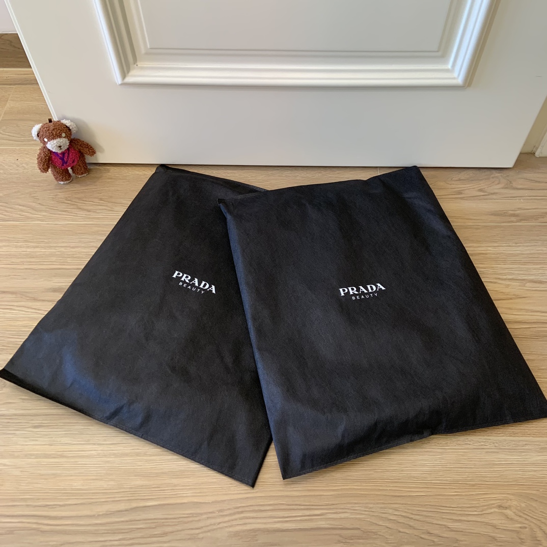Prada Parfums Luna Rossa Sailing Duffle Bag - Comprehensive