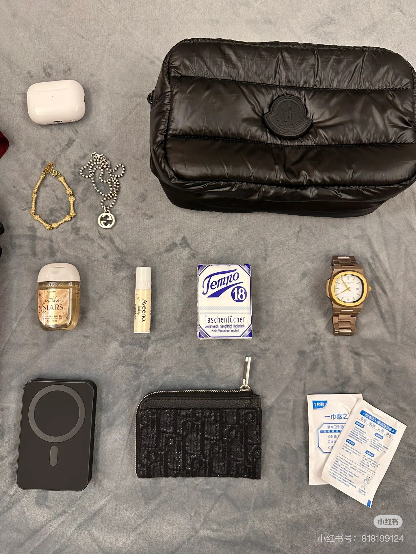 Down-filled clutch bag with a soft-touch finish - Comprehensive 4
