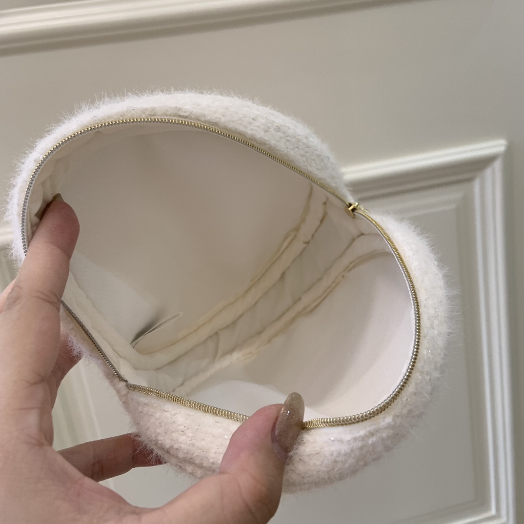 Chanel Holiday 2024 Round Vanity Case - Comprehensive 7