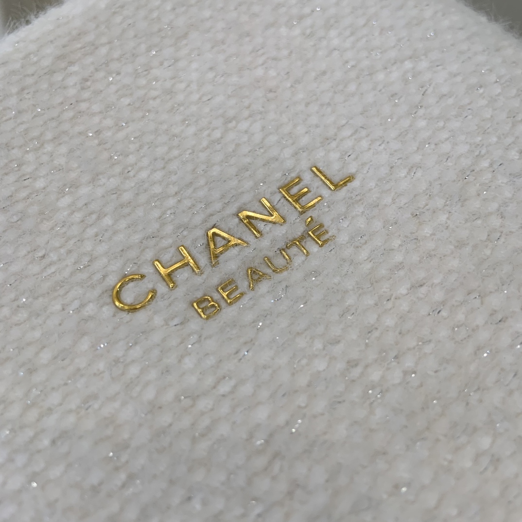Chanel Holiday 2024 Round Vanity Case - Comprehensive 2