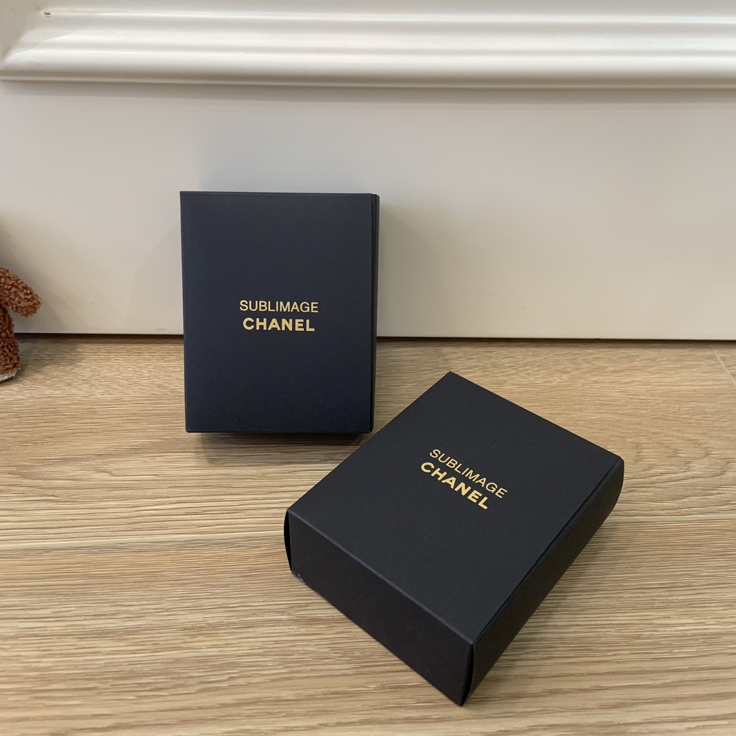 Chanel Limited-Edition Leather Jewelry & Vanity Case - Comprehensive 7