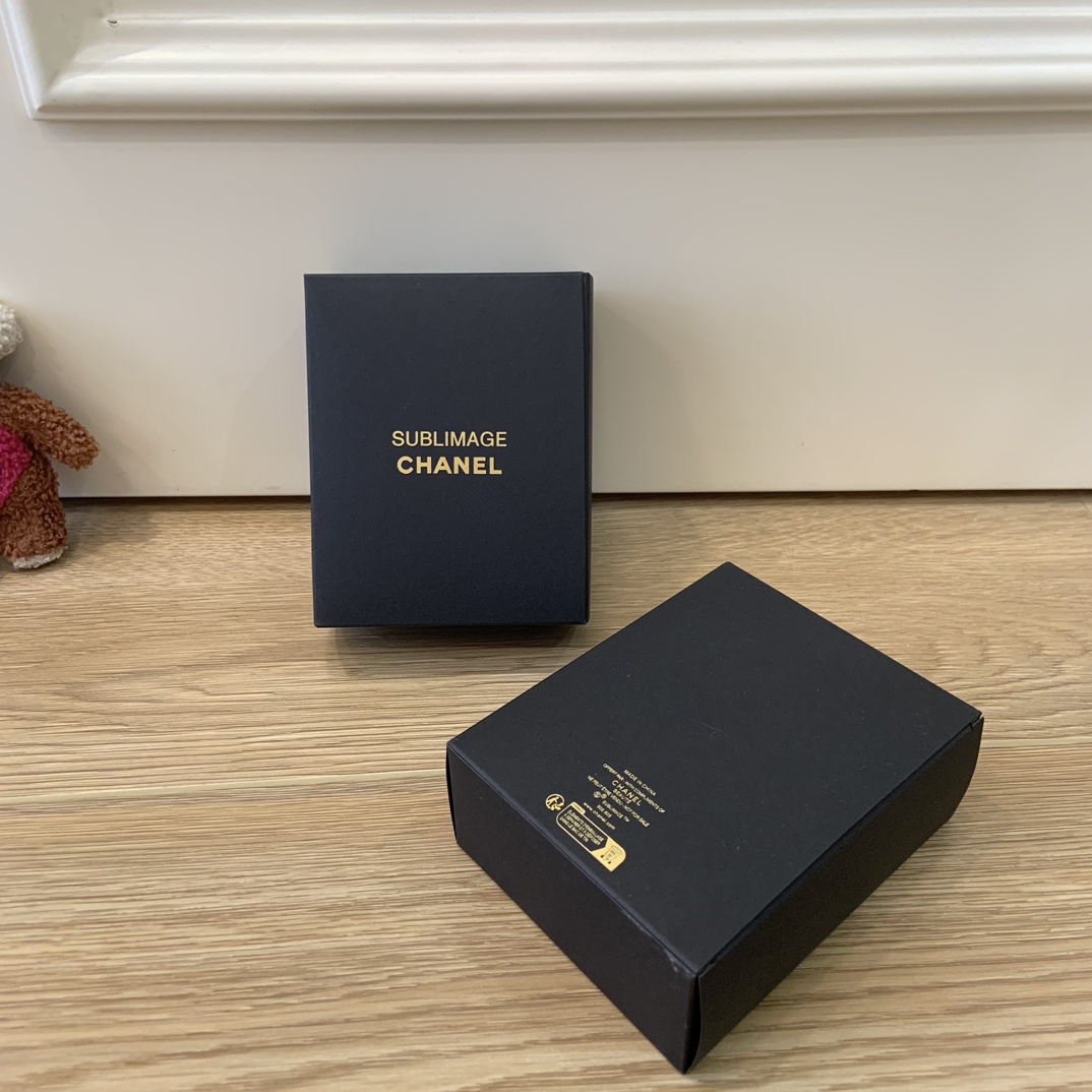 Chanel Limited-Edition Leather Jewelry & Vanity Case - Comprehensive 8