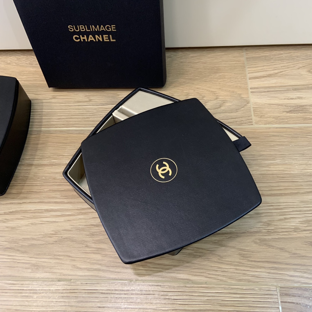 CHANEL Sublimage Vanity Case with Mirror - Comprehensive 7