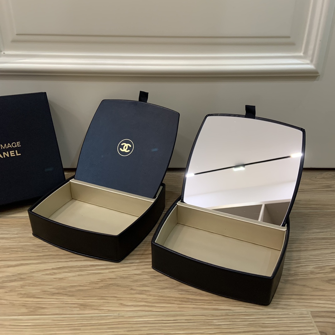 CHANEL Sublimage Vanity Case with Mirror - Comprehensive 3
