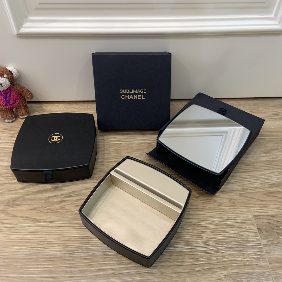 CHANEL Sublimage Vanity Case with Mirror - Comprehensive 4