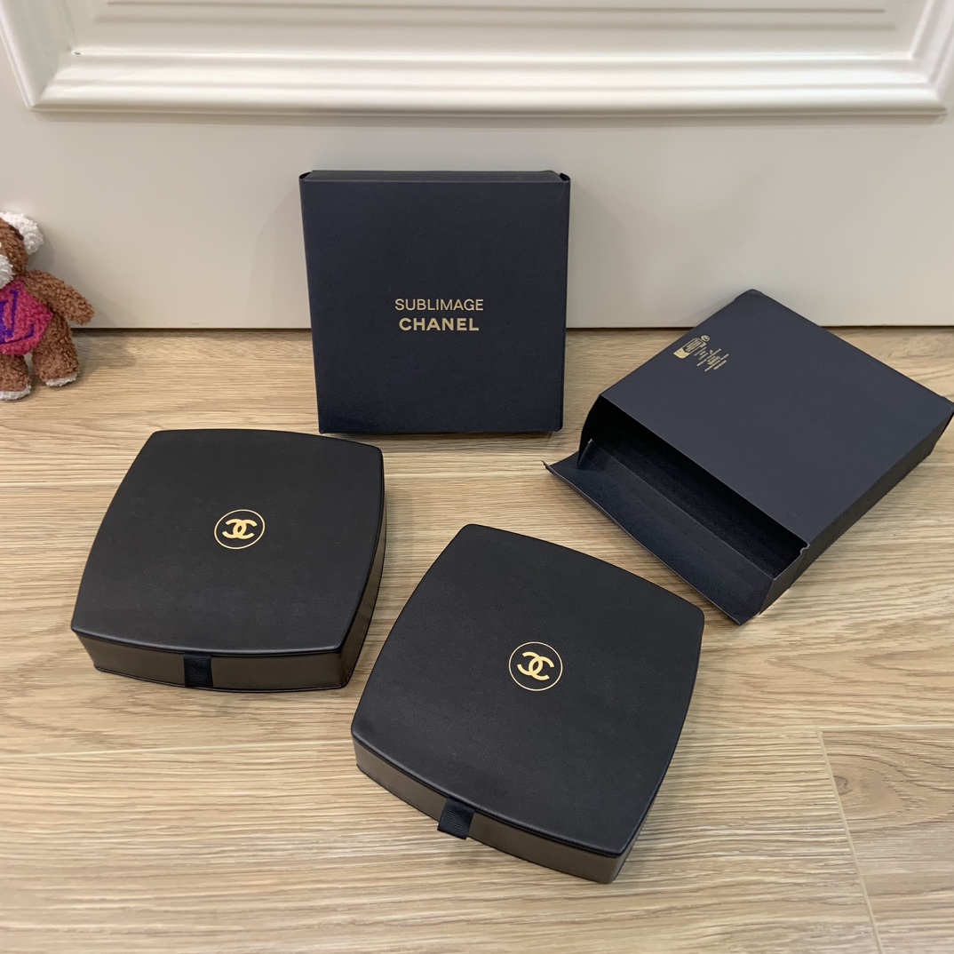 CHANEL Sublimage Vanity Case with Mirror - Comprehensive
