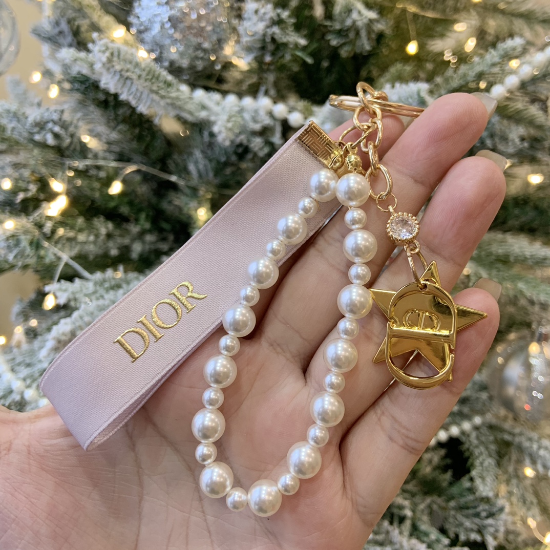 DIOR珍珠幸运星钥匙扣 6