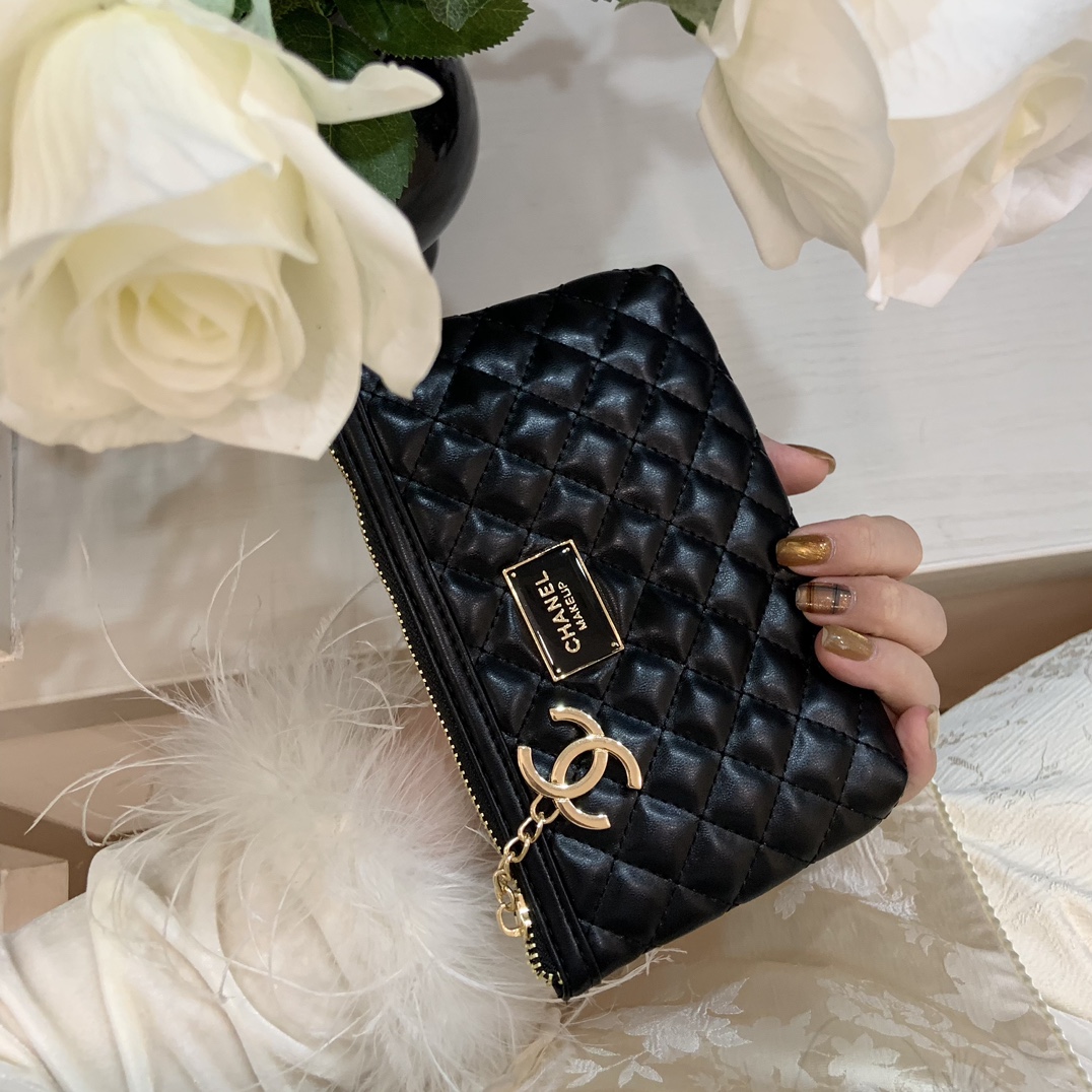 Chanel VIP Gift Clutch - Bag
