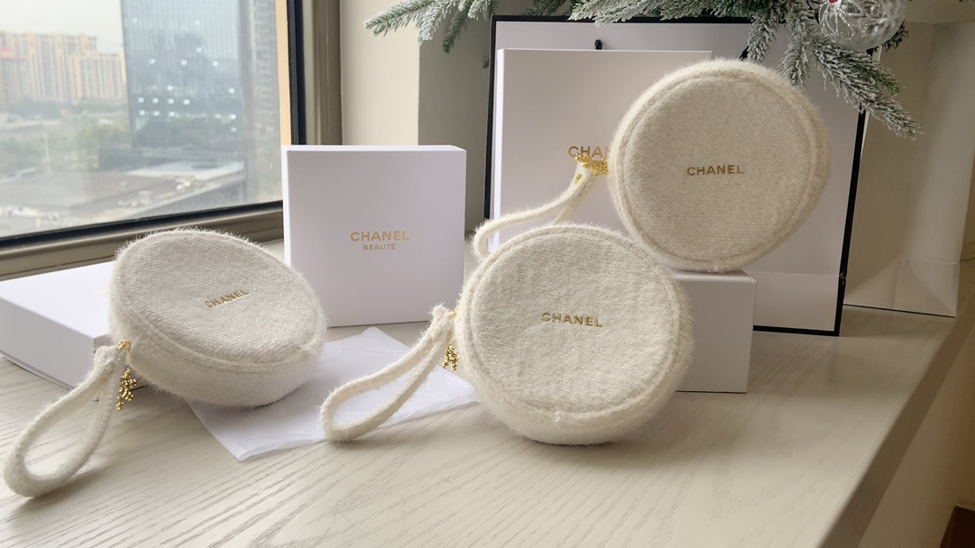 A delicate, miniature silhouette embodying classic Chanel luxury design - Comprehensive