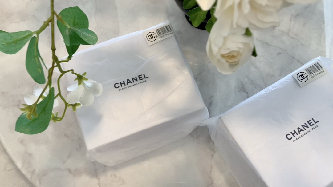 Unboxing: CHANEL Paris Rue Cambon Flagship Complimentary Shell Pouch in - Comprehensive