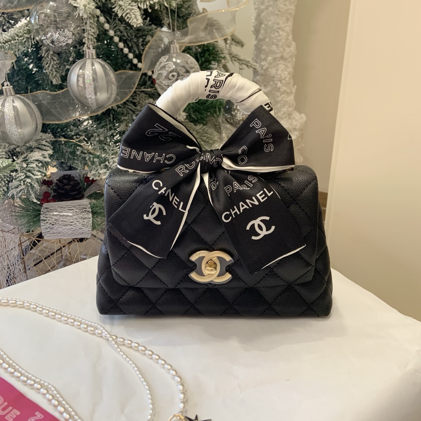 Bottega Veneta Classic Handcrafted Luxury Leather Shoulder Bag 3
