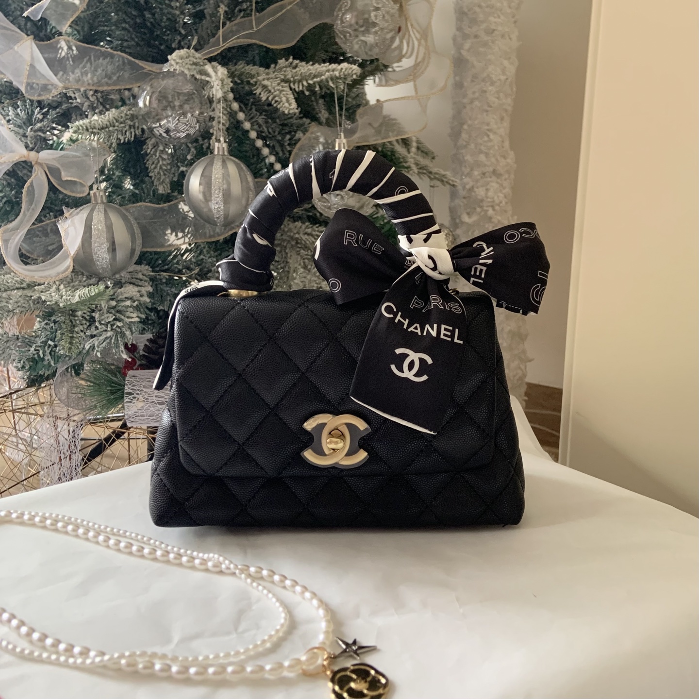 Bottega Veneta Classic Handcrafted Luxury Leather Shoulder Bag 2