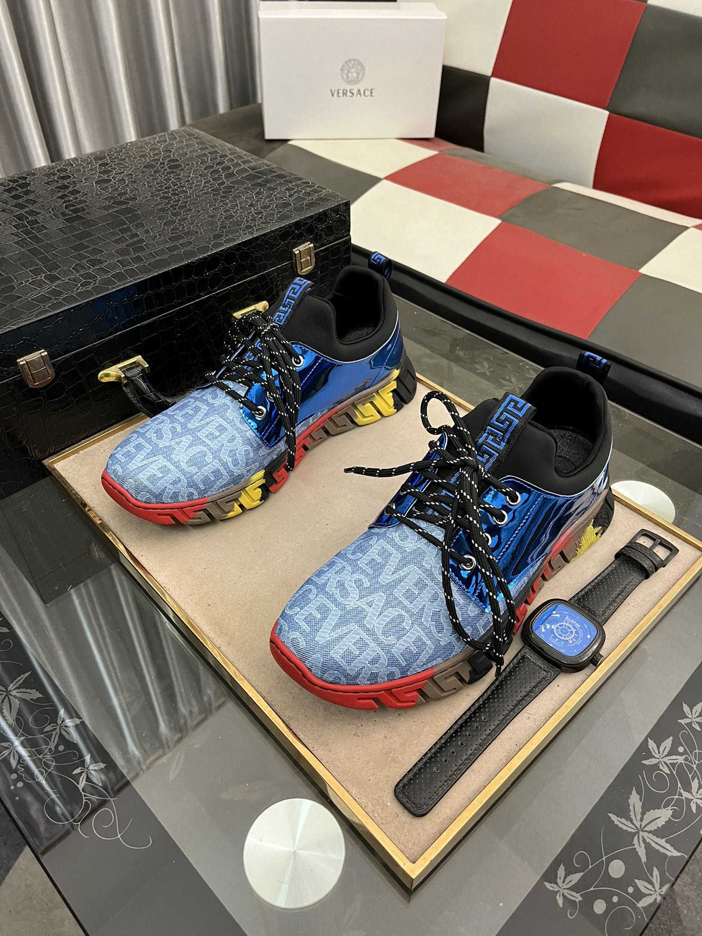 P: [Versace] nuevos zapatos casuales de los hombres, el uso de efecto de pasarela de moda súper trid