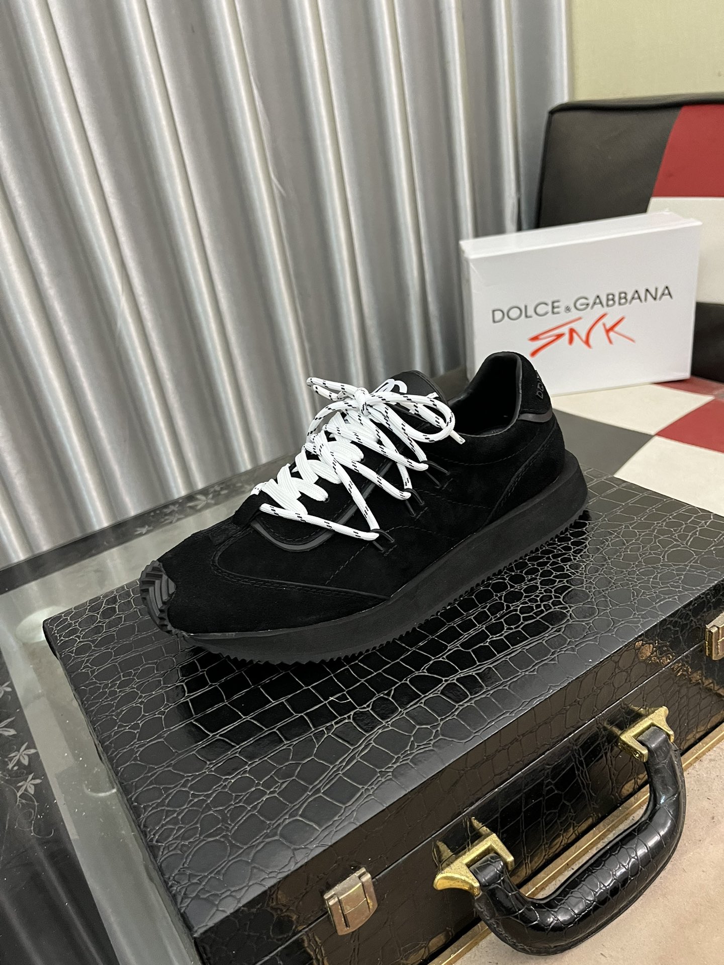 NO:271986,DG Dolce & Banner C cowhide splicing men's casual sneakers fashion elastic sneakers official website synchronization counter quality European counter main style imported cowhide splicing fabric, fashionable color matching towel/inner original combination wear-resistant rubber sole, high comfort. Size38--443 colors available, Dolce & Gabbana, sneakers, cowhide19860909DG杜嘉&班纳C牛皮拼接男士休闲运动鞋时尚弹力运动鞋官网同步 专柜品质 欧洲专柜主推款 进口牛皮拼接面料,时尚颜色搭配 毛巾/内里 原版组合耐磨橡胶大底,舒适度高.Size38--443色可选,,Dolce&Gabbana,sneakers,cowhide,Men's shoes