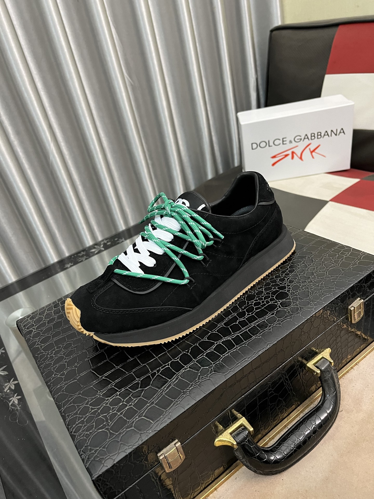 NO:271218,Dolce & GabbanaDG high-end men's sports and casual shoes. Top counter original single goods. Original imported cowhide, various materials splicing design imported cowhide inner cowhide foot pads original TPR elastic sole. Size38-46,,Dolce & Gabbana,cowhide19860909Dolce&GabbanaDG高端男士运动休闲鞋.顶级专柜原单货. 原版进口牛皮 多种材质拼接设计进口牛皮内里 牛皮垫脚原版TPR弹力大底. Size38-46,,Dolce&Gabbana,cowhide,Men's shoes