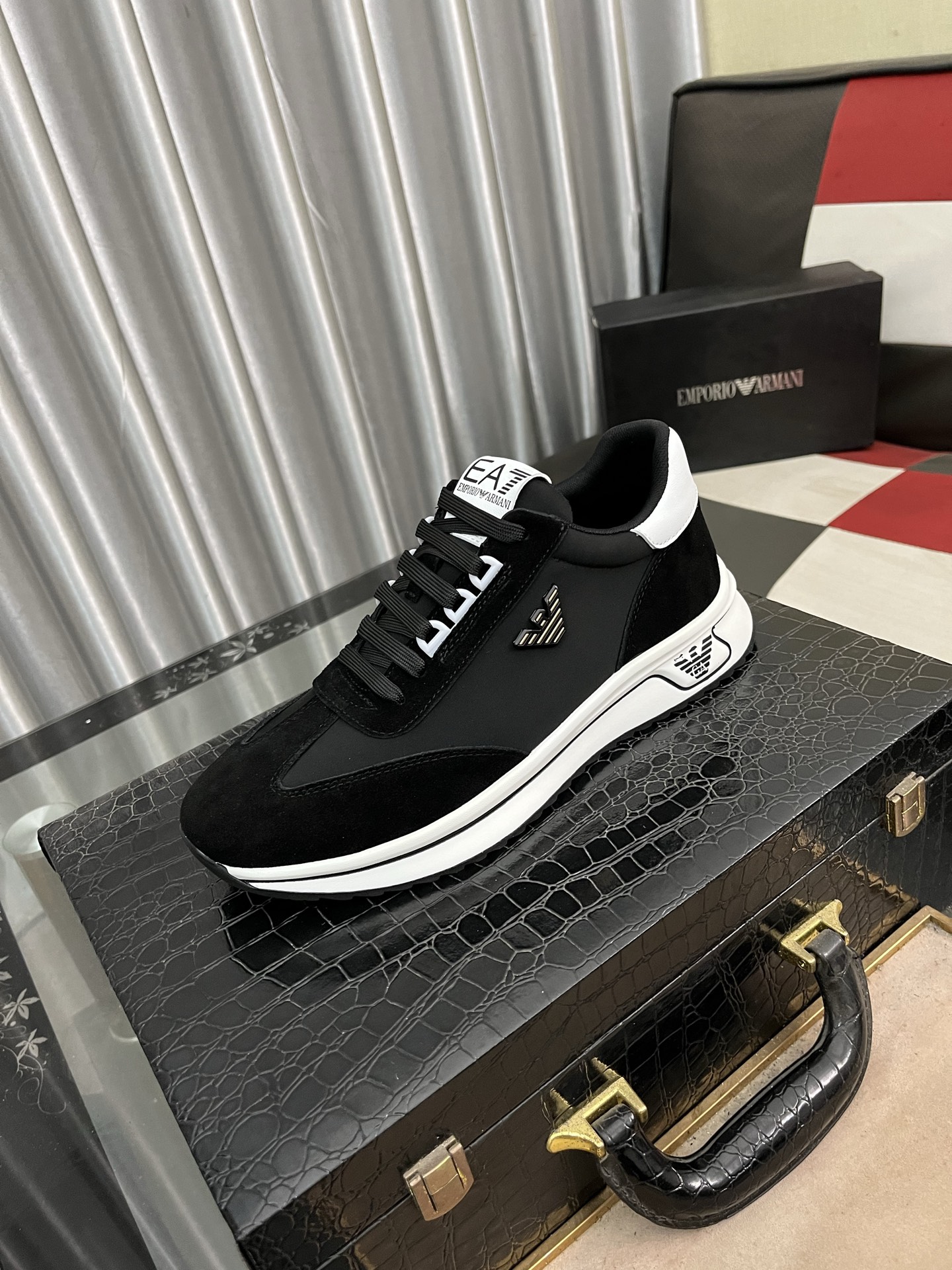 NO:273302,Armani ARMANI EXCHANGE latest spring and summer casual men's shoes, welcome 1:1 comparison, single Hong Kong counter casual shoes, counter quality, support inspection, high-quality workmanship, uppers are made of Italian imported technology fabric, breathable mesh lining, sheepskin insole, original fashion sports sole, casual fashion, high-end quality, size 38-44 3 colors available,,armani,chanel,armani, sheepskin19860909阿玛尼 ARMANI EXCHANGE 最新春夏款休闲男鞋,欢迎1:1对比,爆单款香港专柜休闲鞋,专柜品质,支持验货,优质做工,鞋面采用意大利进口科技面料,透气网布内里,羊皮鞋垫,原版时尚运动大底 ,休闲时尚,高端品质,码数38-44 3色可选,,armani,chanel,armani,sheepskin,Men's shoes