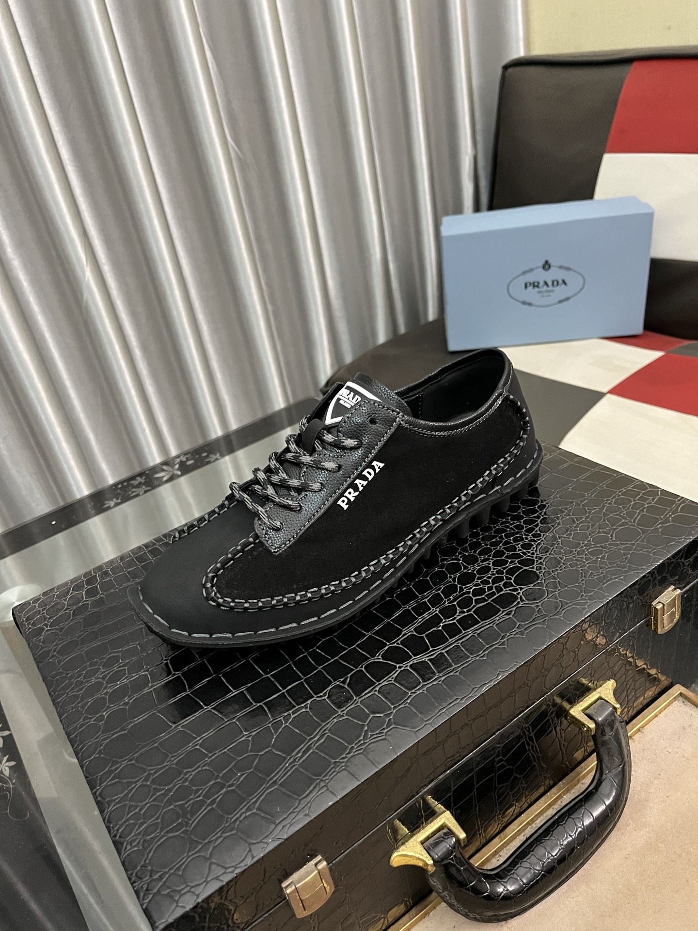 NO:273378,【PRADA】Prada Hong Kong counter casual shoes, counter quality, high-quality workmanship, uppers are made of imported breathable flying mesh fabric, comfortable and breathable inner, original board air cushion elastic sole, casual and fashionable, high-end quality, size 38-442 colors available,,prada,prada,prada19860909【PRADA】普拉达 香港专柜休闲鞋,专柜品质,优质做工,鞋面采用进口透气飞织网布面料,舒适透气内里,原板气垫弹力大底 ,休闲时尚,高端品质,码数38-442色可选,,prada,prada,Men's shoes