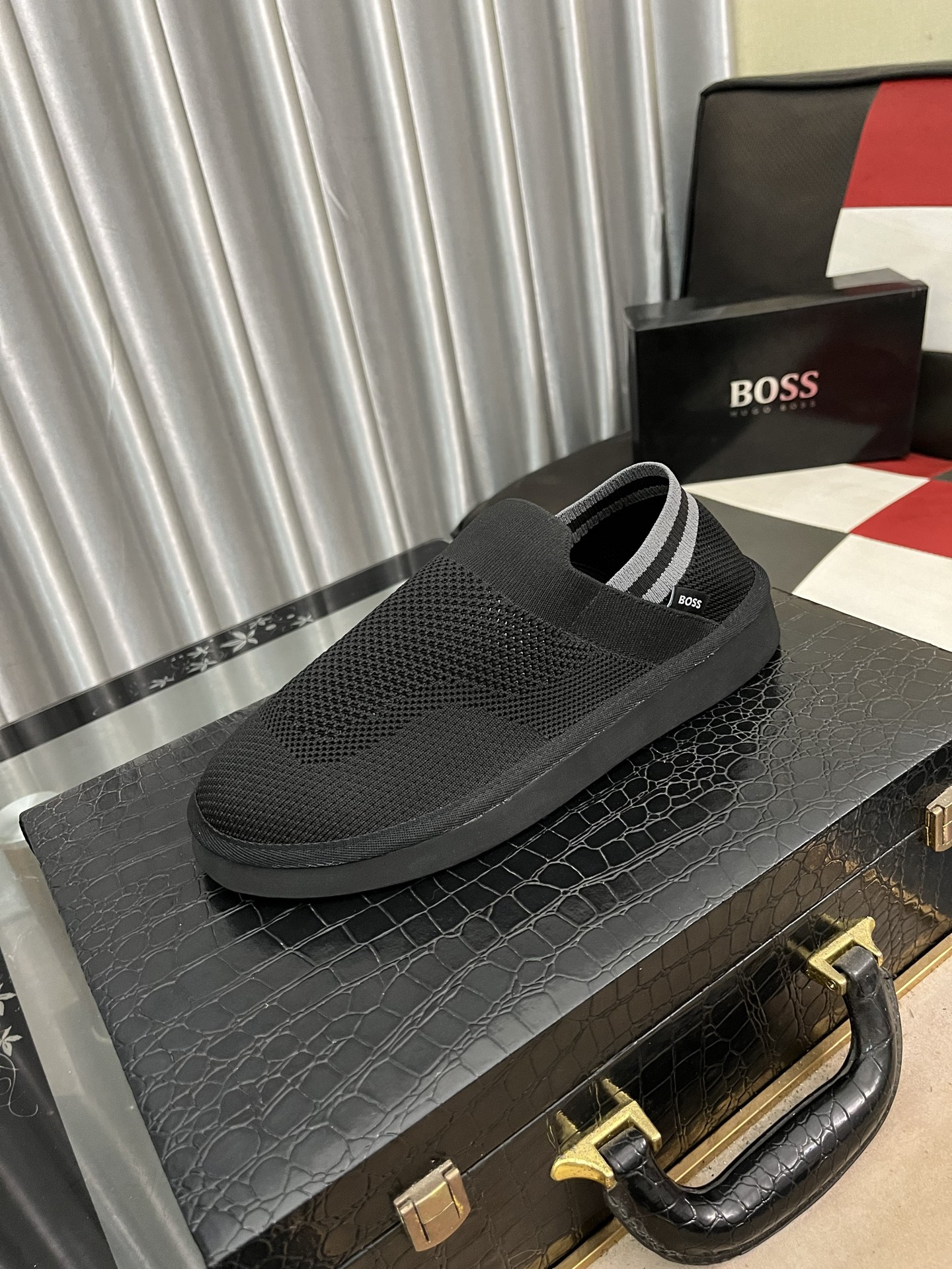 NO:273734,【BOOS】The original single-quality upper of men's casual shoes is imported calfskin, which is super breathable and comfortable, fine workmanship, high-end and atmospheric. It has a fashionable and classic shape. It has a foam transparent and wear-resistant sole, which is comfortable to wear, and deserves to have it. The number of sizes 38-445 colors available, cowhide19860909【BOOS】男鞋休闲鞋原单品质鞋面采用进口小牛皮,超透气舒适内里做工精细,高端大气.有时尚典范造型.发泡透明耐磨大底,穿着舒适,值得拥有.码数38–445色可选,,cowhide,Men's shoes