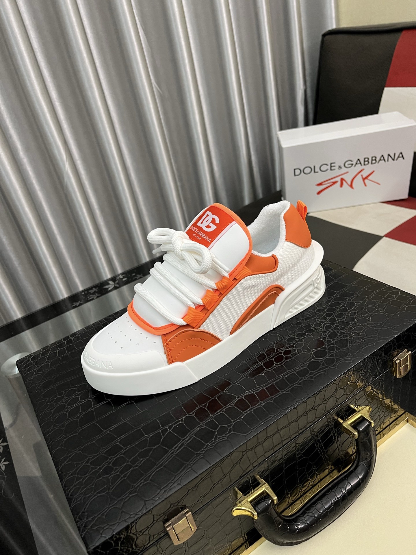 NO:275157,[DG~] Couple casual shoes are available at the same time in 2025z cabinet. Size: 35-46# The upper is made of multi-material spliced ​​mesh fabric inner lining, comfortable and breathable, the original sole is comfortable and wear-resistant, and the real shot is even better.19860909【DG～】情侣装休闲鞋 2025z柜同步发售 码数:35-46# 鞋面选用多材质拼接网布内里,舒适透气,鞋底原版舒适耐磨大底,实物拍摄实物更赞,,Men's shoes