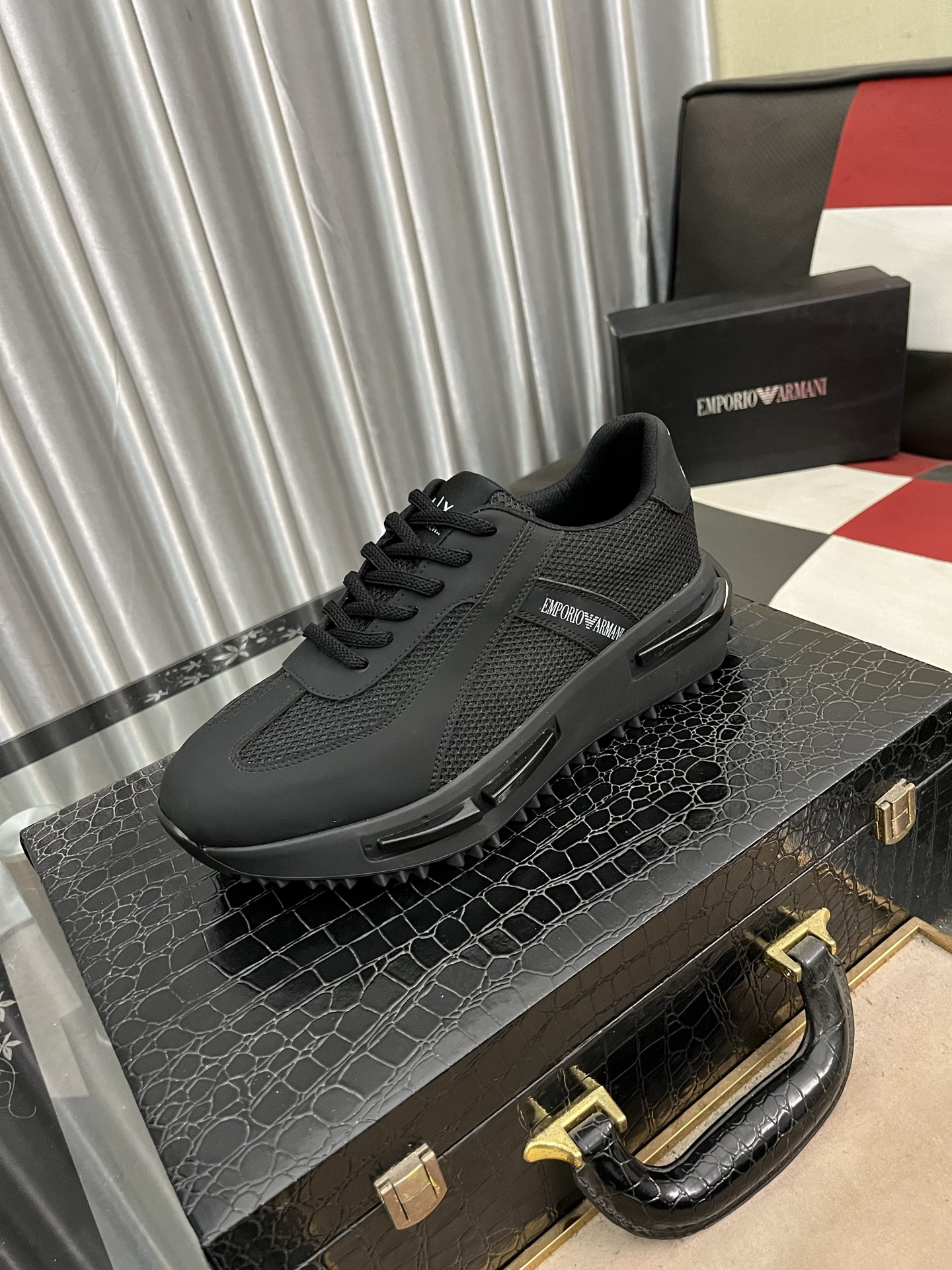 NO:275397,Armani ARMANI*》 The latest popular casual shoes, [Strong] The upper is made of imported breathable cowhide with material breathable sheepskin foot pads () fine workmanship. The original unique and stylish soft rubber wear-resistant sole, light and comfortable on the foot, size: 38-444 colors available, Armani, Armani, cowhide, sheepskin19860909阿玛尼ARMANI* 》 最新爆款休闲鞋,[强]鞋面選用进口透气牛皮搭配材质透气羊皮垫脚（）精细做工.原版个性时尚柔软橡膠耐磨大底,上脚轻巧舒适,码数: 38-444色可选,,armani,armani,cowhide,sheepskin,Men's shoes