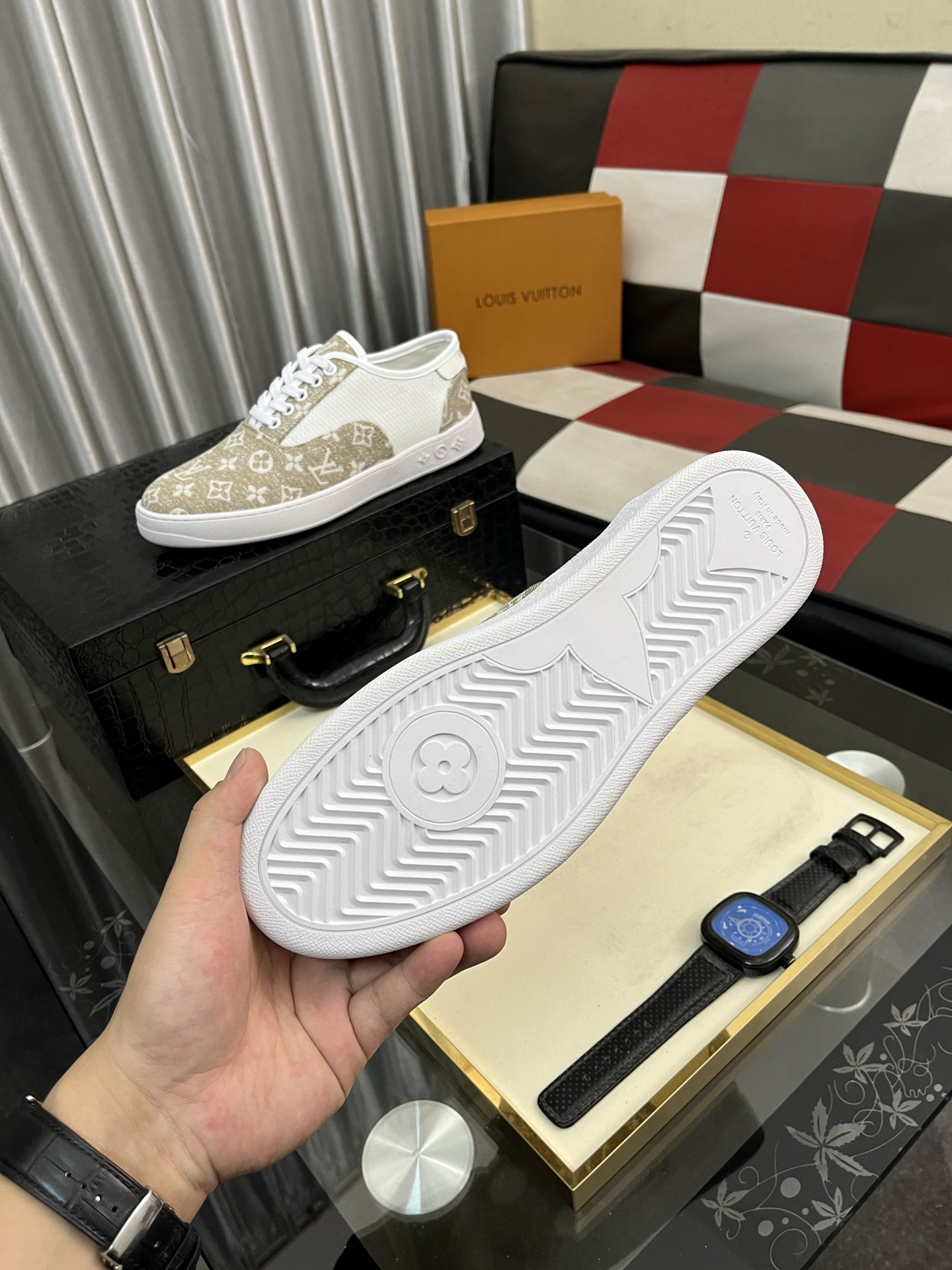 Louis Vuitton Men's Casual Sneakers in Monogram Canvas, Size 38-44 10 i1744650242414 9795 0 8