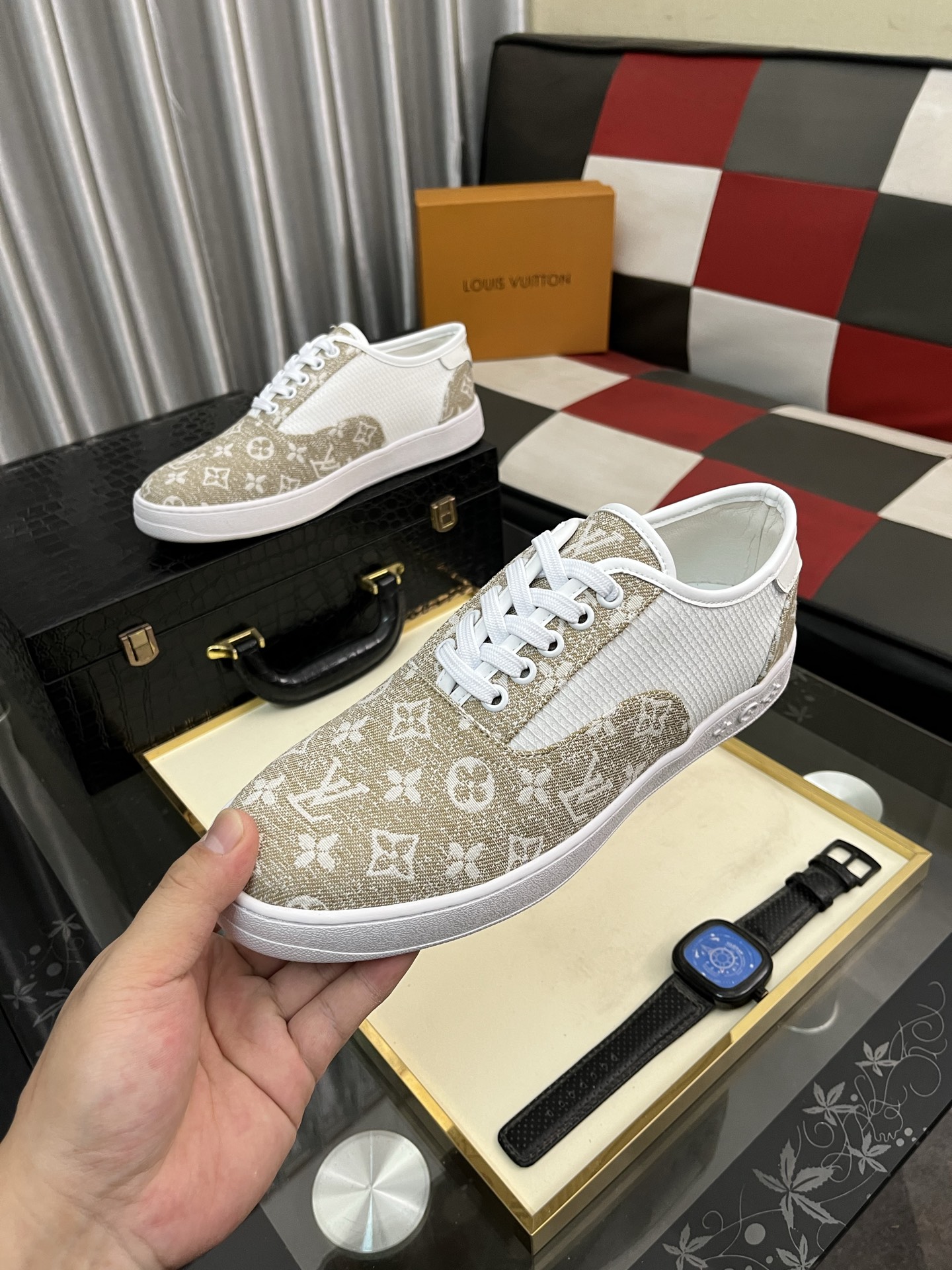 Louis Vuitton Men's Casual Sneakers in Monogram Canvas, Size 38-44 6 i1744650244937 8262 0 4