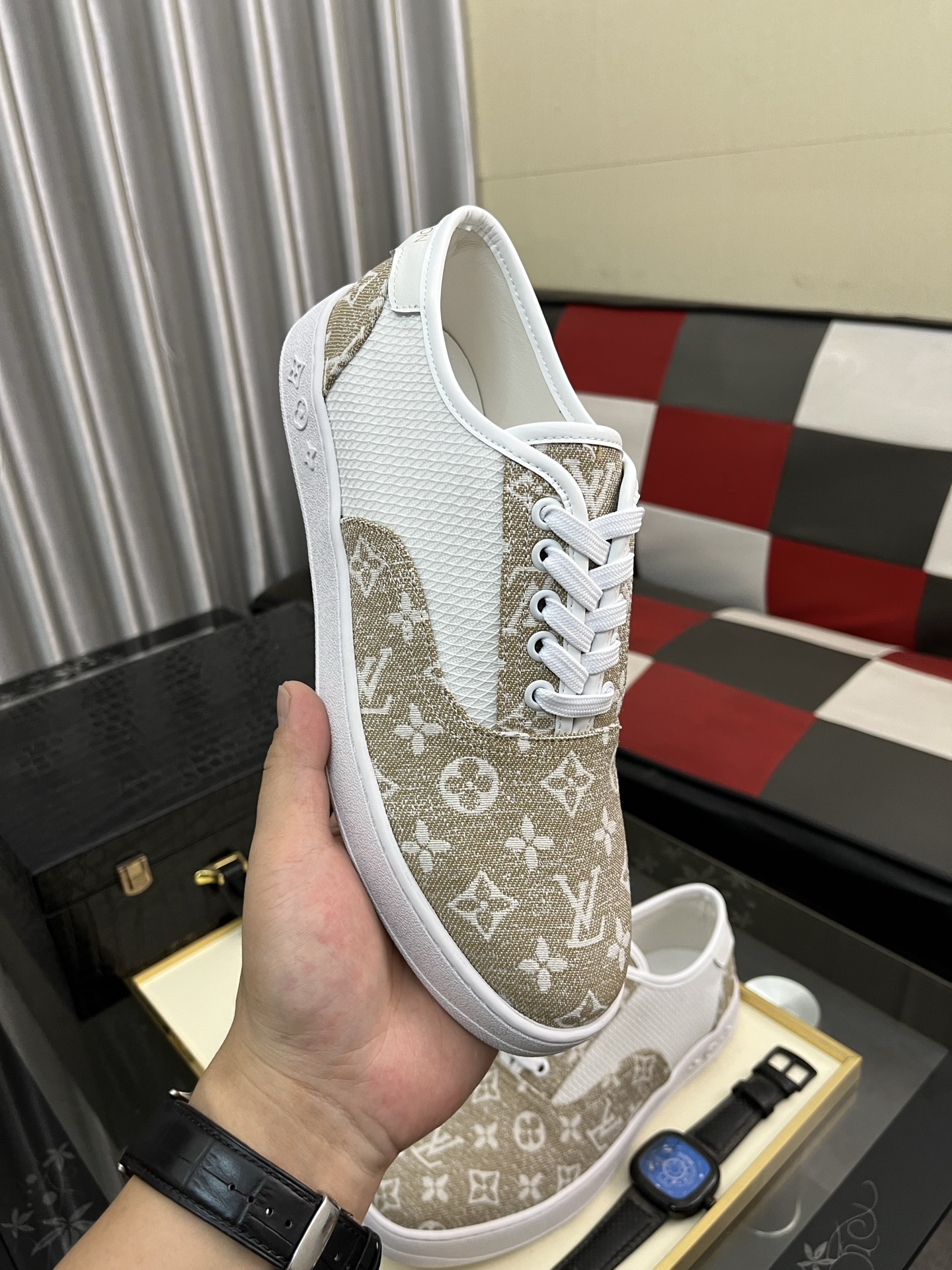 Louis Vuitton Men's Casual Sneakers in Monogram Canvas, Size 38-44 5 i1744650244978 6971 0 3