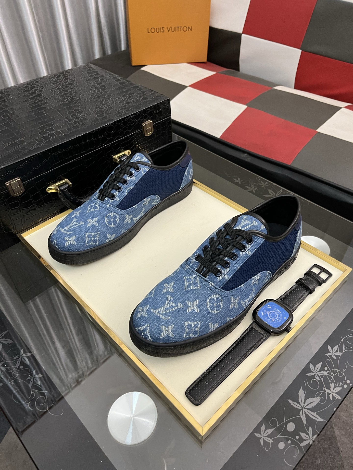 Louis Vuitton Men's Denim Casual Sneakers Designer Luxury Shoes 3 i1744650400060 8342 0 1