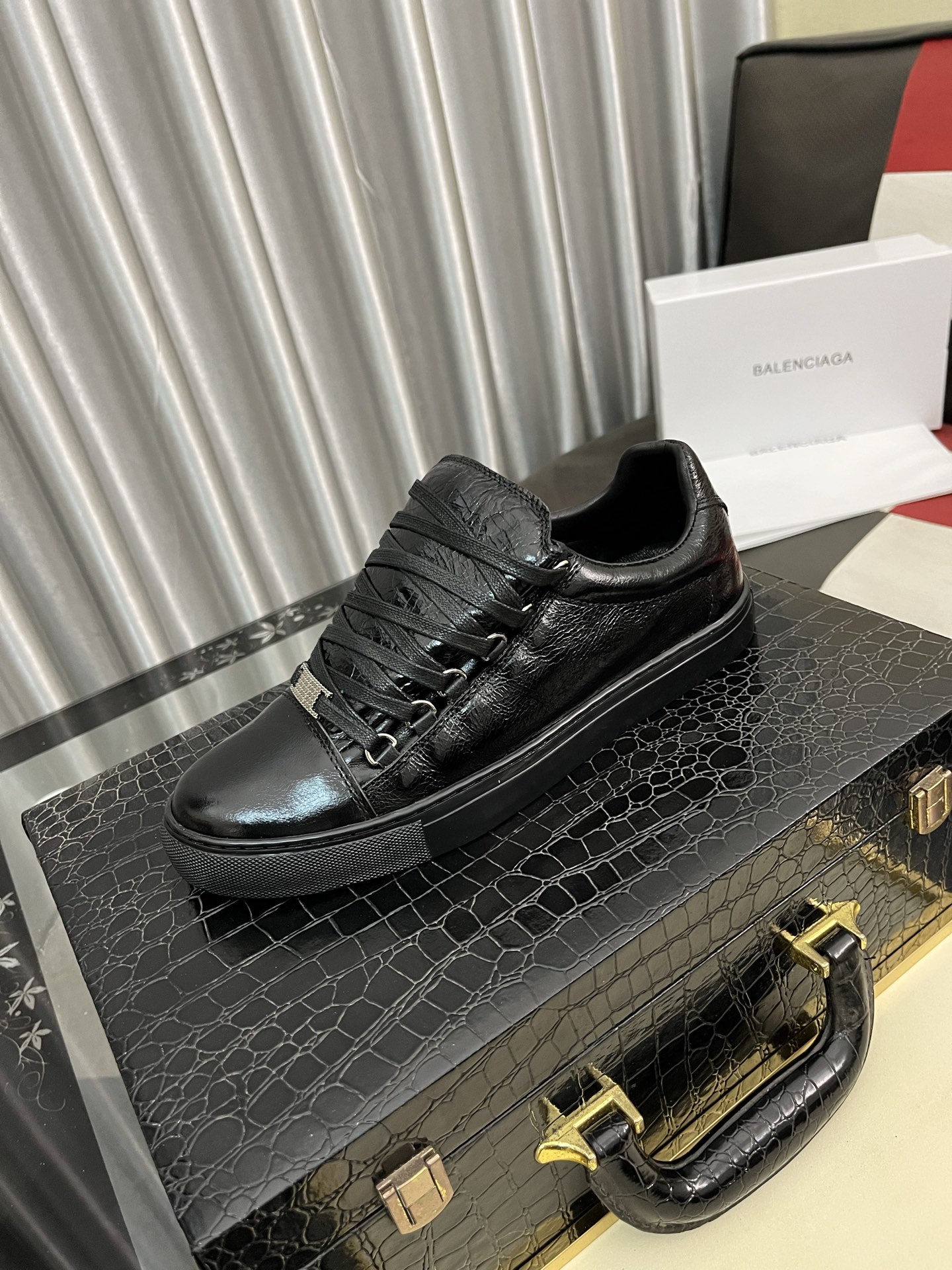 Balenciaga Arena Leather Sneakers, Black, Men's Size 38-44 2 i1744990054600 4241 0 0