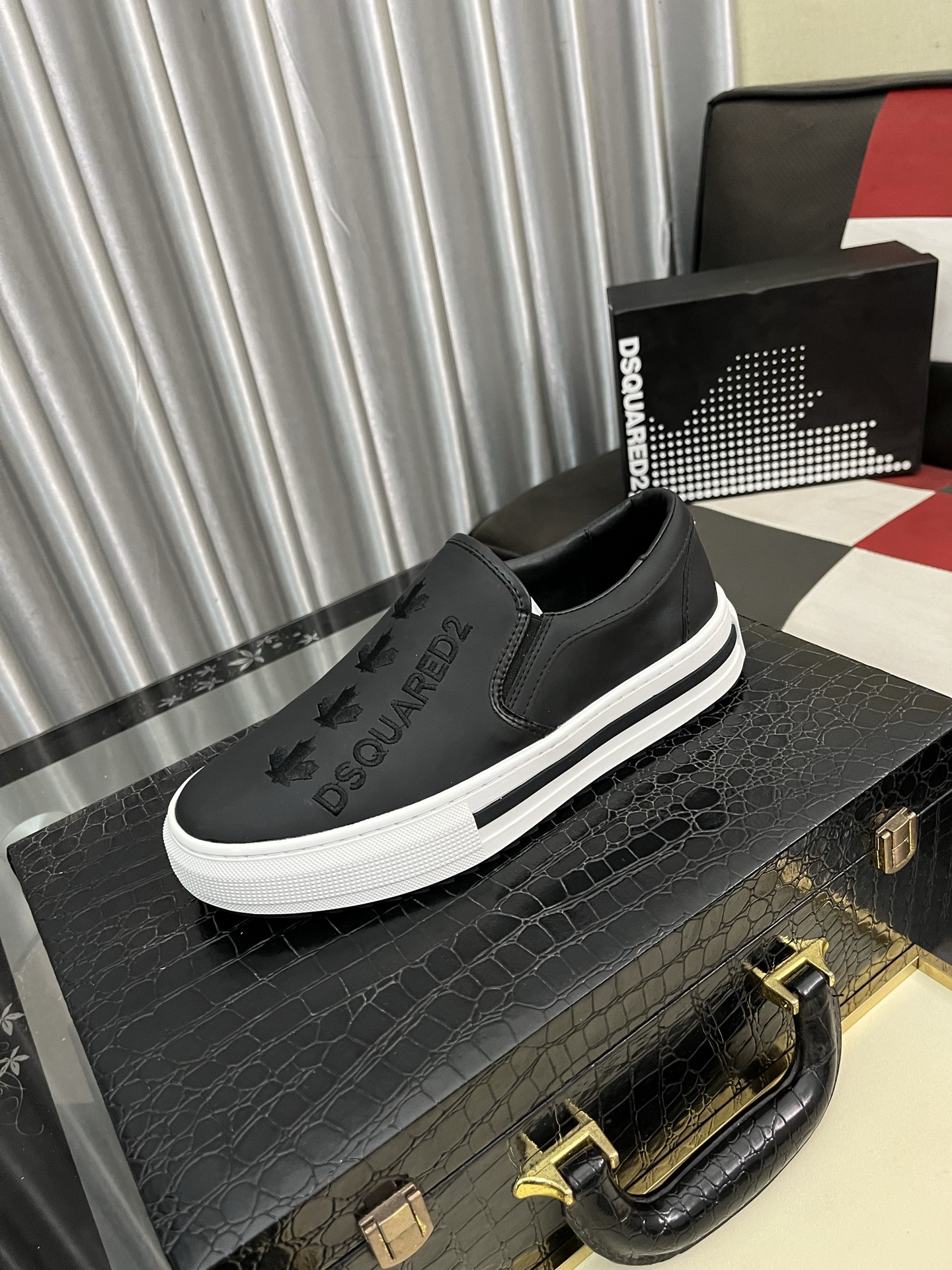 NO:279106,【D2～】Casual shoes z cabinets are available simultaneously Size: 38-46# 1 color upper is made of multi-material spliced ​​mesh fabric inner lining, comfortable and breathable, original sole is comfortable and wear-resistant, real-life shooting is even better,19860909【D2～】休闲鞋 z柜同步发售 码数:38-46# 1个颜色鞋面选用多材质拼接网布内里,舒适透气,鞋底原版舒适耐磨大底,实物拍摄实物更赞,,Men's shoes