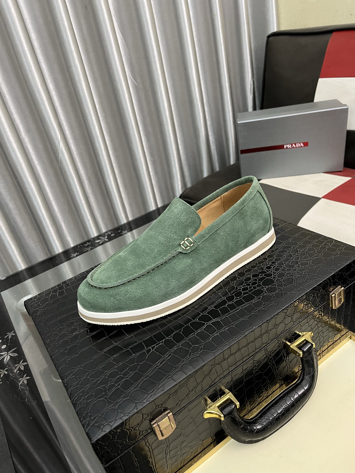 Prada Men's Suede Loafers: Modern Style, Comfortable Fit (Sizes 38-44) 2 i1745427865346 3184 0 0