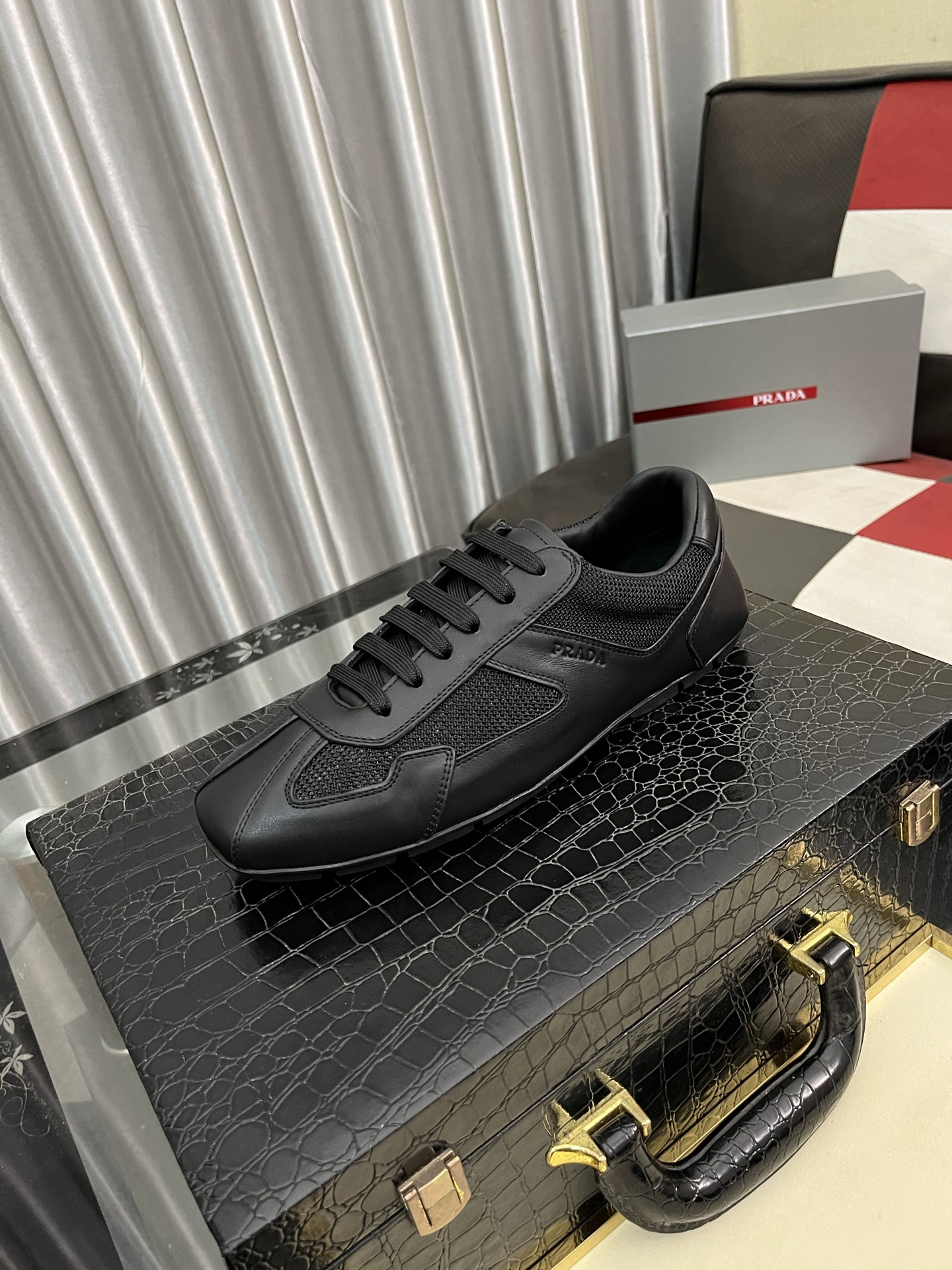 NO:283321,Prada Prada: Spring and summer new casual shoes sports shoes imported fabric cowhide, inner lining original inner lining original sole size 38-444 colors available, prada, prada, cowhide19860909prada普拉达:春夏新休闲鞋运动板鞋 面料进口牛皮 内里原版内里 鞋底原版鞋底 尺码38-444色可选,,prada,prada,cowhide,Men's shoes
