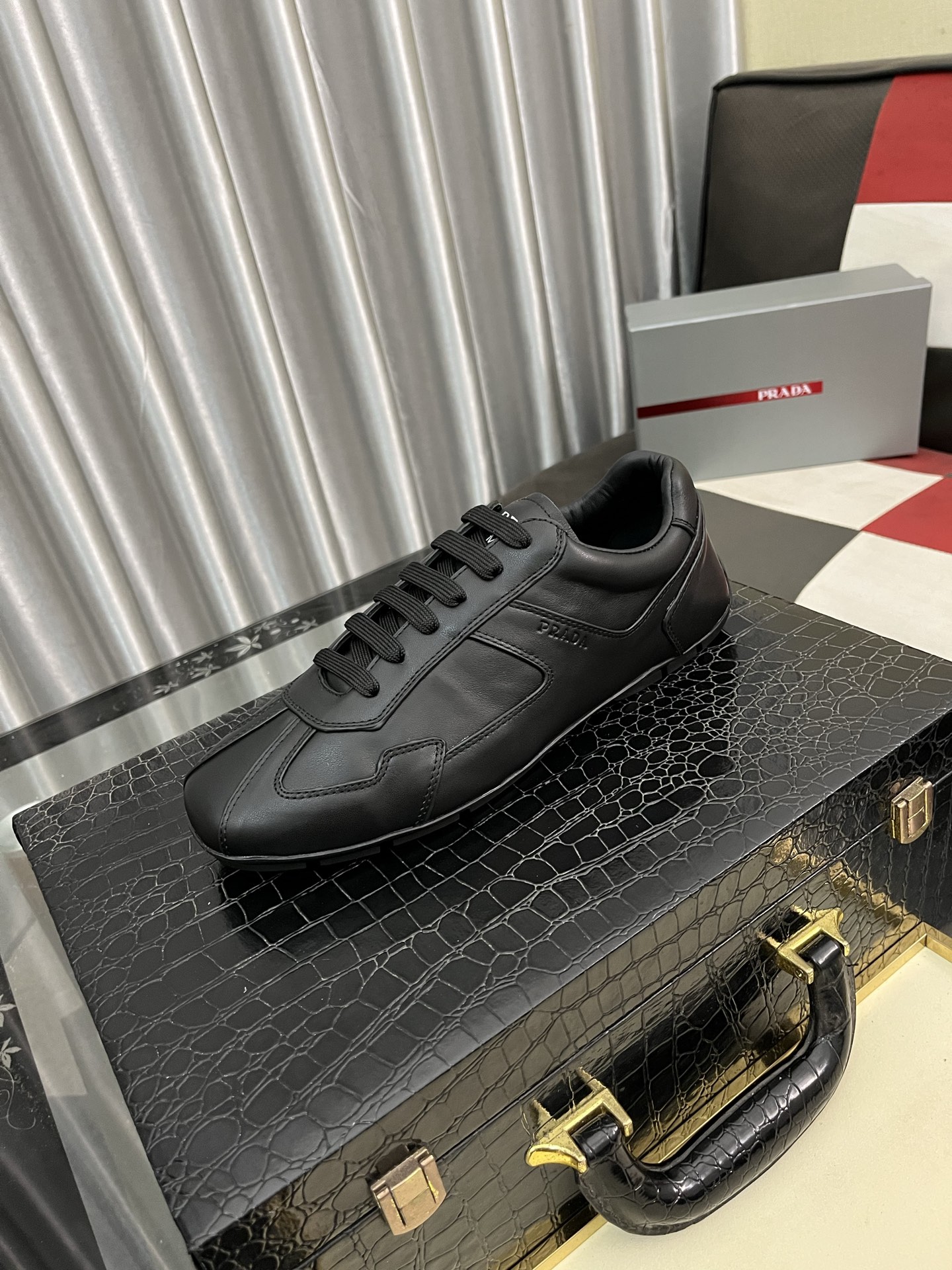 NO:283325,Prada Prada: Spring and summer new casual shoes sports shoes imported fabric cowhide, inner lining original inner lining original sole size 38-443 colors available, prada, prada, cowhide19860909prada普拉达:春夏新休闲鞋运动板鞋 面料进口牛皮 内里原版内里 鞋底原版鞋底 尺码38-443色可选,,prada,prada,cowhide,Men's shoes