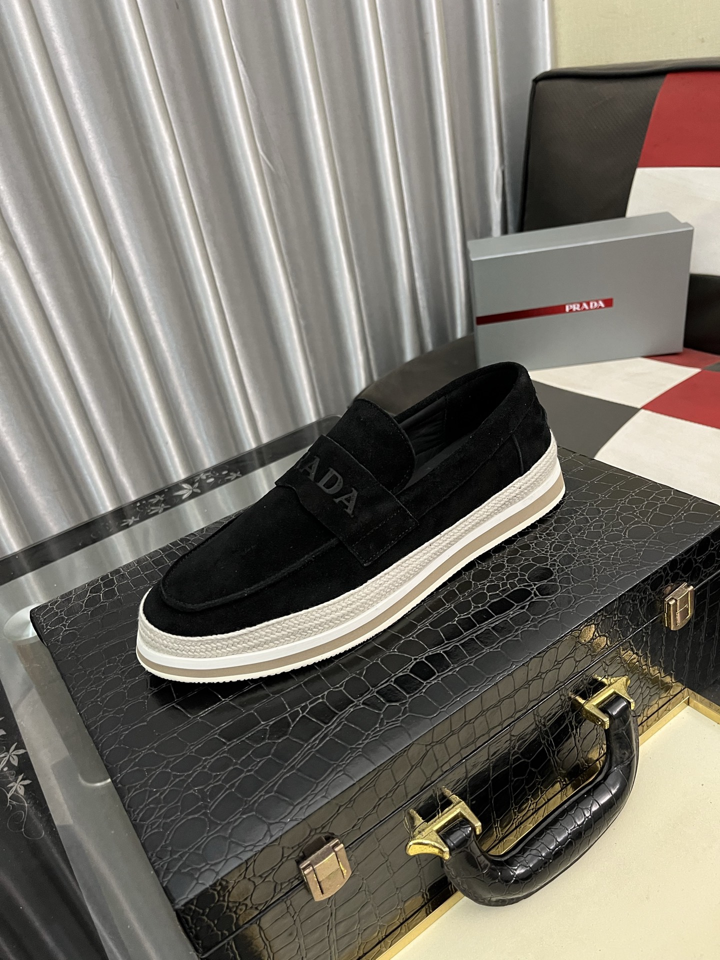 NO:283329,Prada Prada: Spring and summer new casual shoes sports shoes imported fabric cowhide, inner lining original inner lining original sole size 38-445 colors available, prada, prada, cowhide19860909prada普拉达:春夏新休闲鞋运动板鞋 面料进口牛皮 内里原版内里 鞋底原版鞋底 尺码38-445色可选,,prada,prada,cowhide,Men's shoes