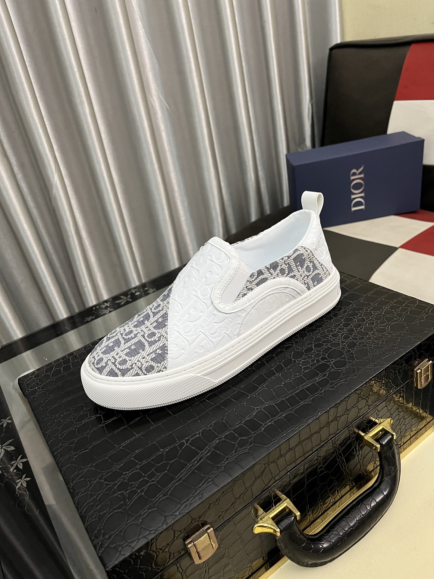 Dior Modern Slip-On Sneakers, Original Leather, Comfortable and Durable 2 i1746810554152 5401 0 0