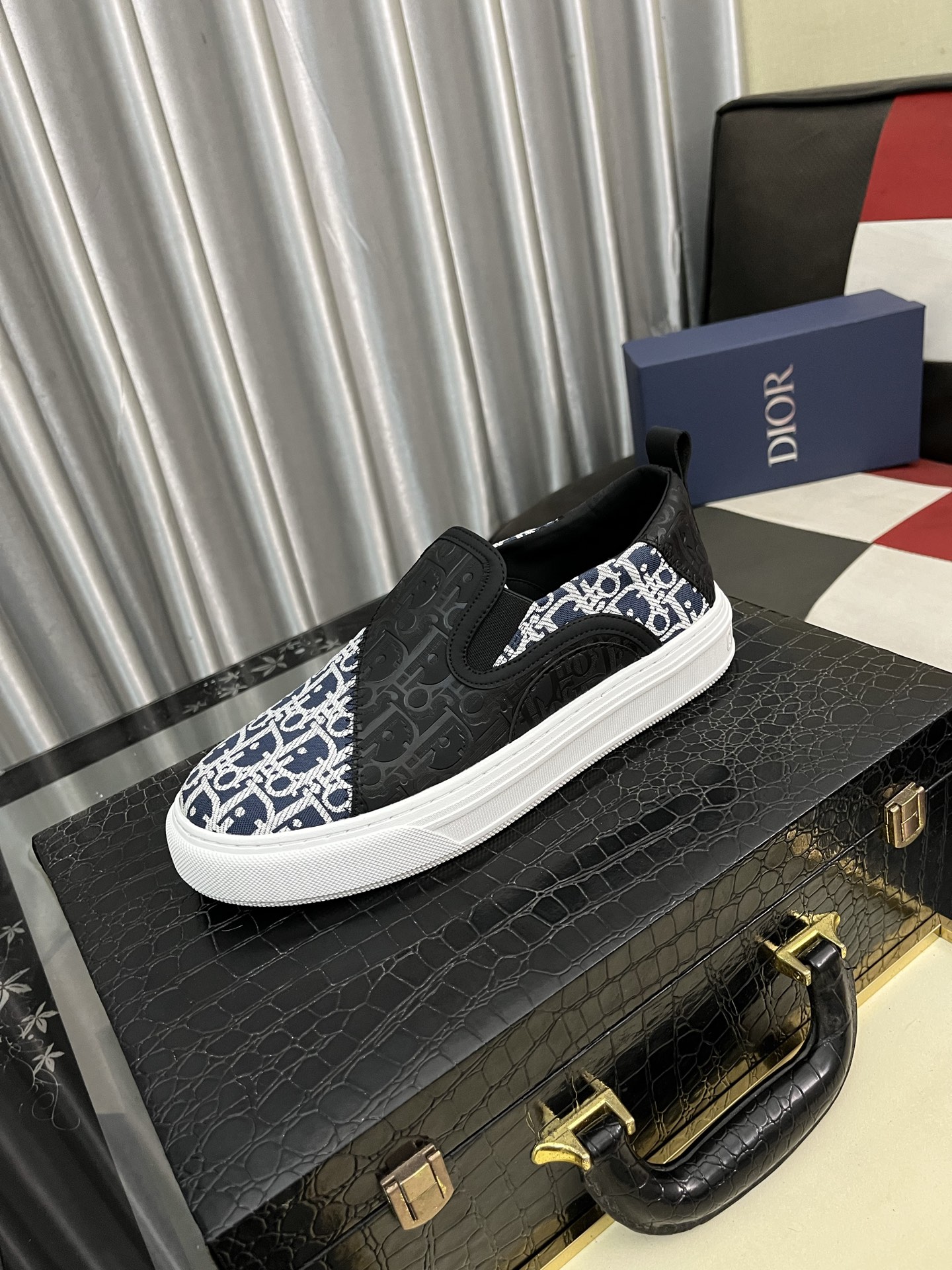 Dior Modern Slip-On Sneakers - Stylish, Comfortable, and Durable Shoes 2 i1746810865839 5757 0 0
