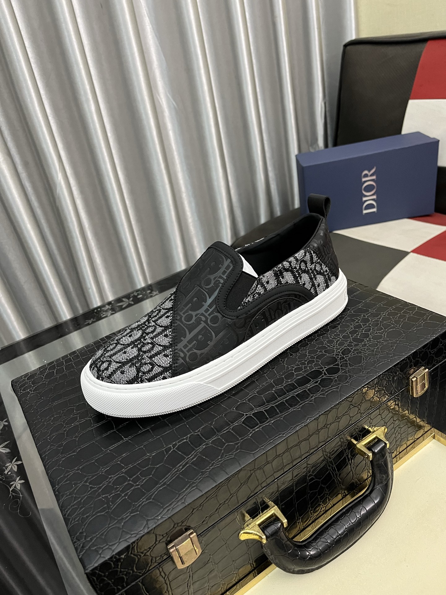 Dior Modern Slip-On Sneakers Original Leather Comfortable and Durable 2 i1746810878550 7077 0 0