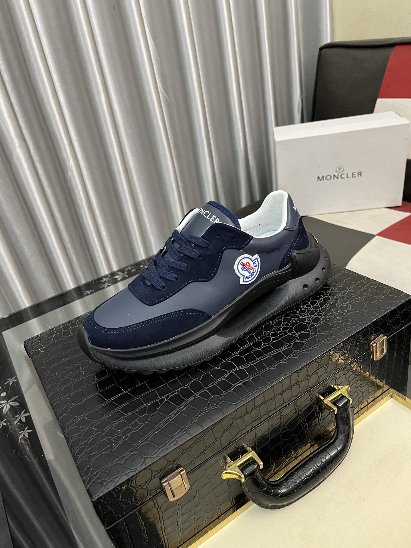 NO:284427,Moncler 