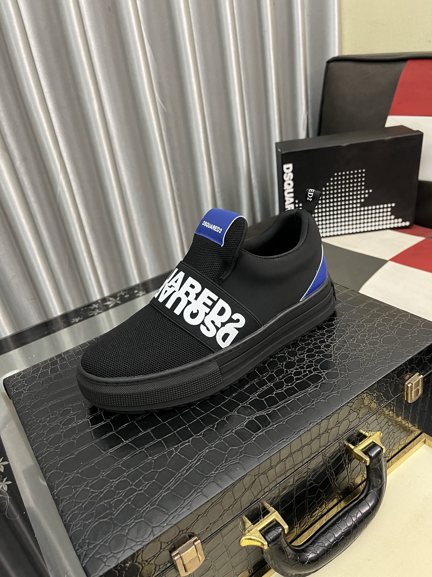 NO:347343,【D2～】Men's casual shoes 2025z cabinet are available simultaneously. Number of sizes: 38-44# The 3-color uppers are made of multi-material spliced ​​mesh fabric inner lining, comfortable and breathable, the original sole is comfortable and wear-resistant, and the real shot is even better.19860909【D2～】男士休闲鞋2025z柜同步发售 码数:38-44# 3个颜色鞋面选用多材质拼接网布内里,舒适透气,鞋底原版舒适耐磨大底,实物拍摄实物更赞,,Men's shoes