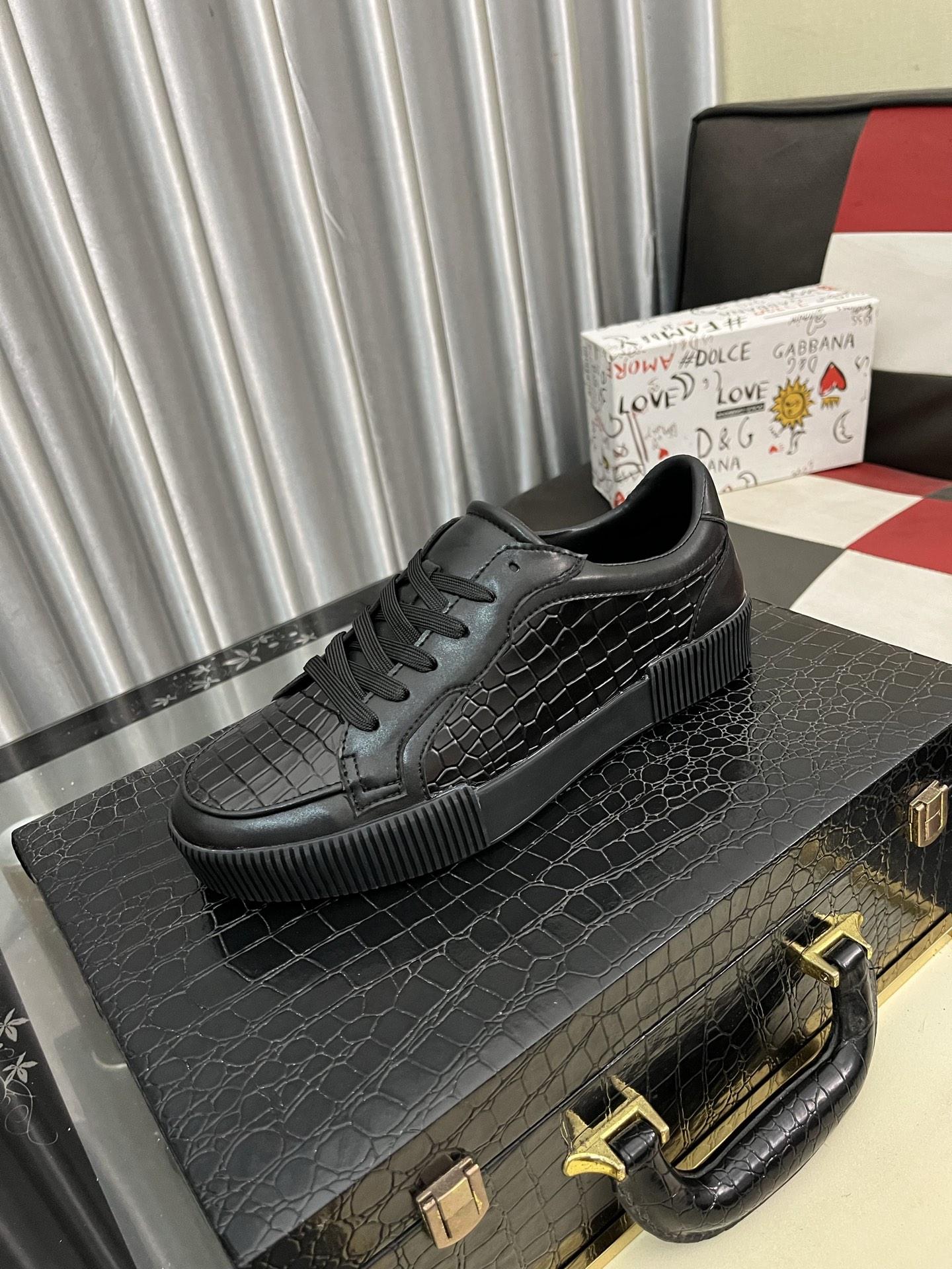 NO:348135,:【Dg～】Couple casual shoes 2025z cabinet are available simultaneously. Size: 35-44# 1 color upper is made of multi-material splicing towel inside, comfortable and breathable, the original sole is comfortable and wear-resistant, and the real shot is even better.19860909:【Dg～】情侣装休闲鞋2025z柜同步发售 码数:35-44# 1个颜色鞋面选用多材质拼接毛巾内里,舒适透气,鞋底原版舒适耐磨大底,实物拍摄实物更赞,,Men's shoes