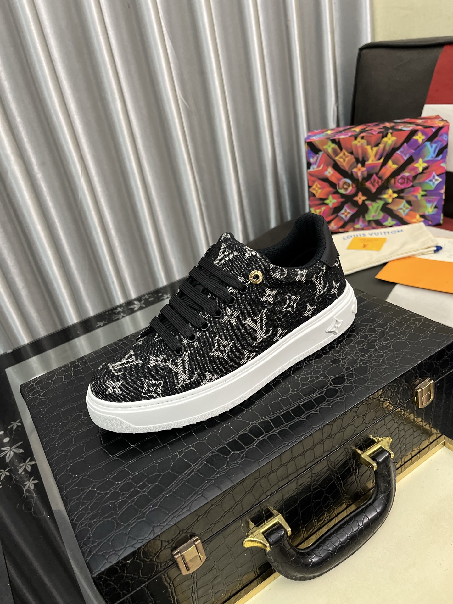 NO:356527,【Louis Vuitton LV】Dad shoes are sole hot casual sneakers, breathable and comfortable, easy to walk, trendy men's versatile flying drip glue with genuine leather inner Guchi popular original sole sports running style, super comfortable. 38-445 colors available, louis vuitton, louis vuitton, sneakers19860909【路易威登LV】老爹鞋大底爆款休闲运动鞋,透气舒适,行走方便,潮男百搭飞织滴胶搭配真皮内里古奇流行原版大底 运动跑步风,超级舒服.码数38-445色可选,,louis vuitton,louis vuitton,sneakers,Men's shoes