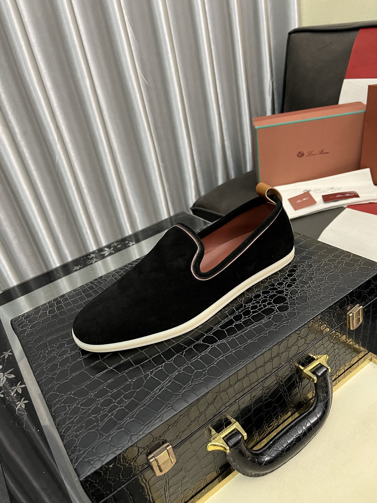 NO:349708,Loro*Piana pure original soft and comfortable LP deer leather flat-soled casual star same style one-legged loafer men's shoes size 38-44, loro piana, loro piana, loafers19860909Loro*Piana纯原软舒适LP鹿皮平底休闲明星同款一脚蹬乐福男鞋码数38-44,,loro piana,loro piana,loafers,Men's shoes