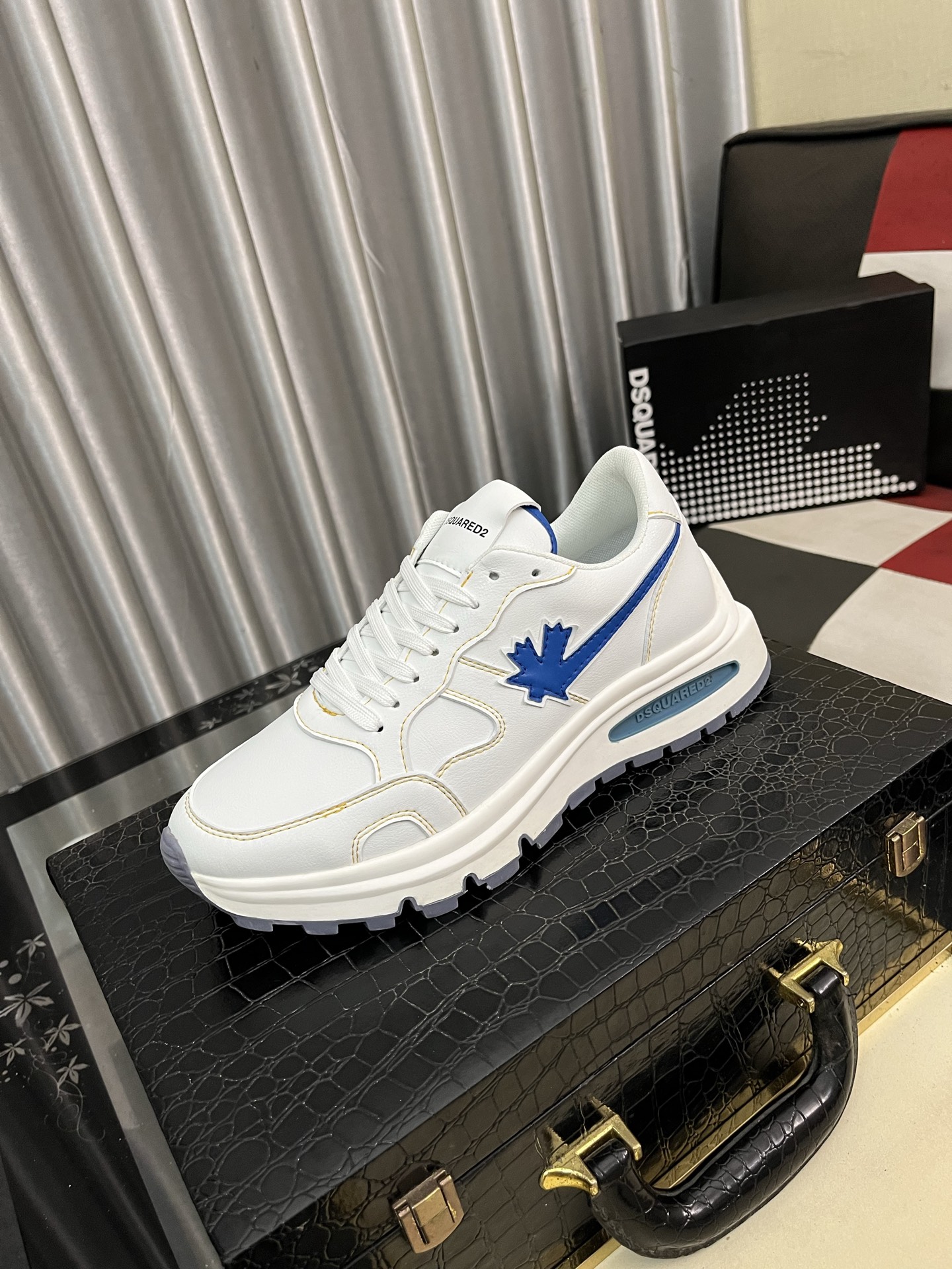 NO:344919,【D2～】Men's casual shoes 2025z cabinets are available simultaneously. Size: 38-46# 1 color upper is made of multi-material spliced ​​leather inner lining, comfortable and breathable, original sole is comfortable and wear-resistant, and the real shot is even better.19860909【D2～】男士休闲鞋 2025z柜同步发售 码数:38-46# 1个颜色鞋面选用多材质拼接真皮内里,舒适透气,鞋底原版舒适耐磨大底,实物拍摄实物更赞,,Men's shoes